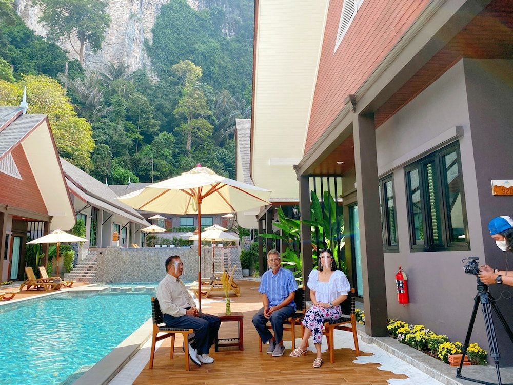 Фото Отель The Scene Cliff View Villas