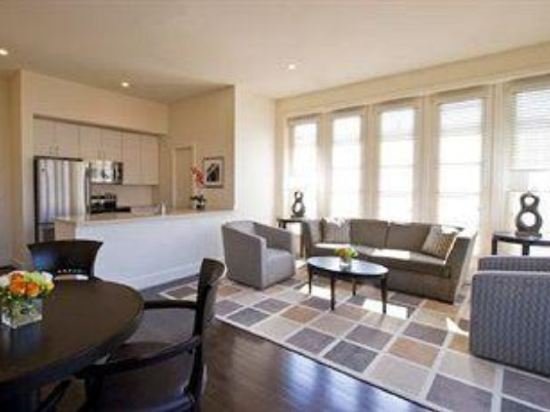 Фото Aka White House