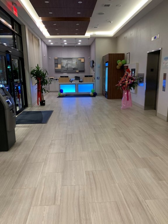 Фото Holiday Inn Express Jamaica - JFK AirTrain - NYC