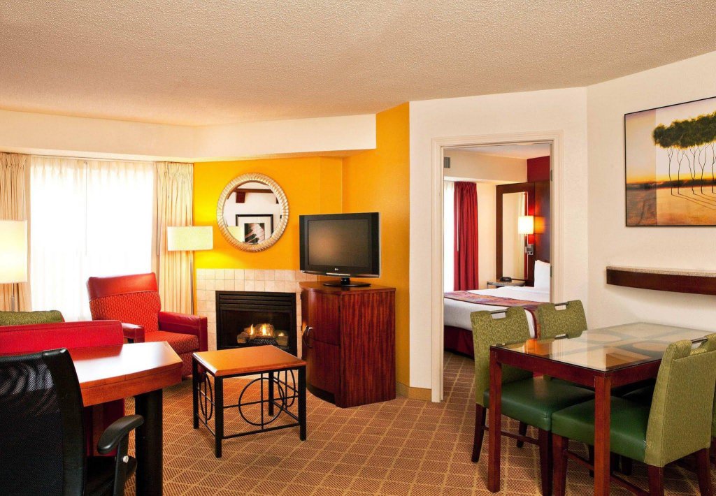 Фото Residence Inn by Marriott Portsmouth