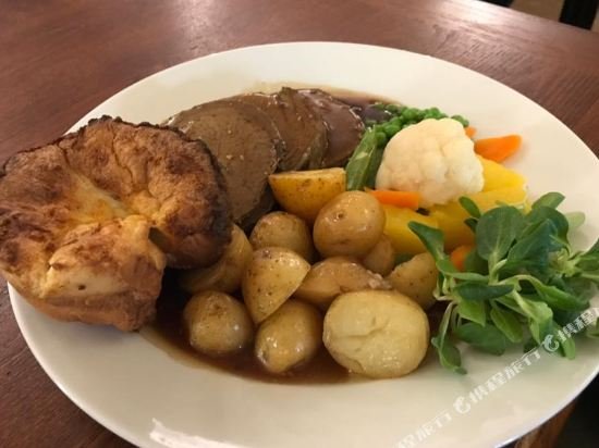 Фото The Linton Hotel