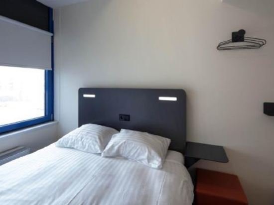 Фото EasyHotel Rotterdam City Centre