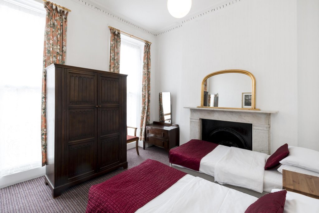 Фото St Athans Hotel