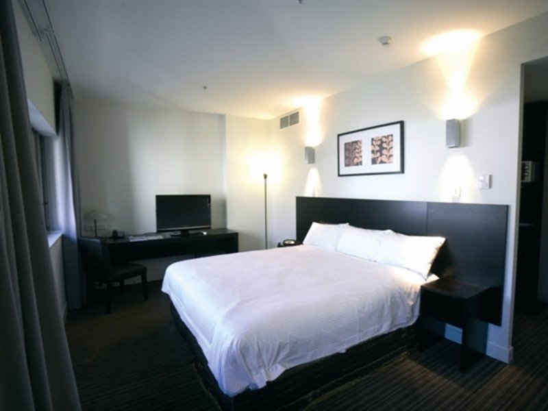 Фото Causeway 353 Hotel