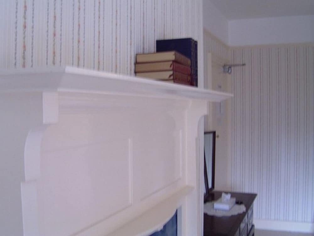 Фото Swiss Cottage Bed And Breakfast