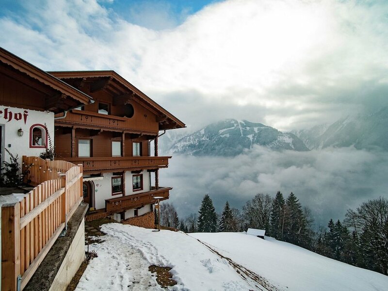 Гостиница Quaint Apartment in Finkenberg near Ski Lift