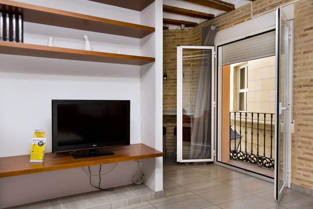 Фото Valencia Lounge Hostel