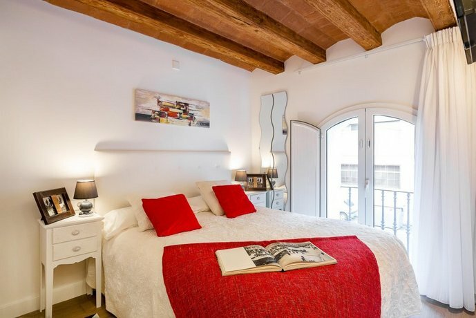 2 Bedroom Vintage Suite In Barcelona - Hoa 48477