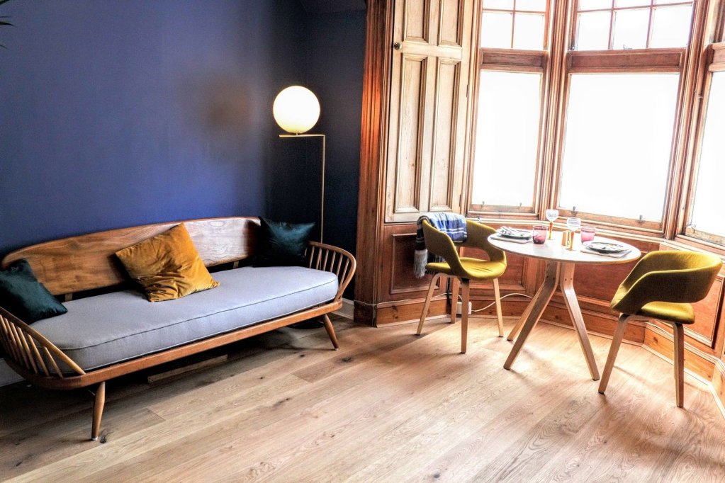 Фото Quirky Cottage in Central Edinburgh