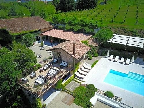 Spacious Villa in Castelferro With Garden
