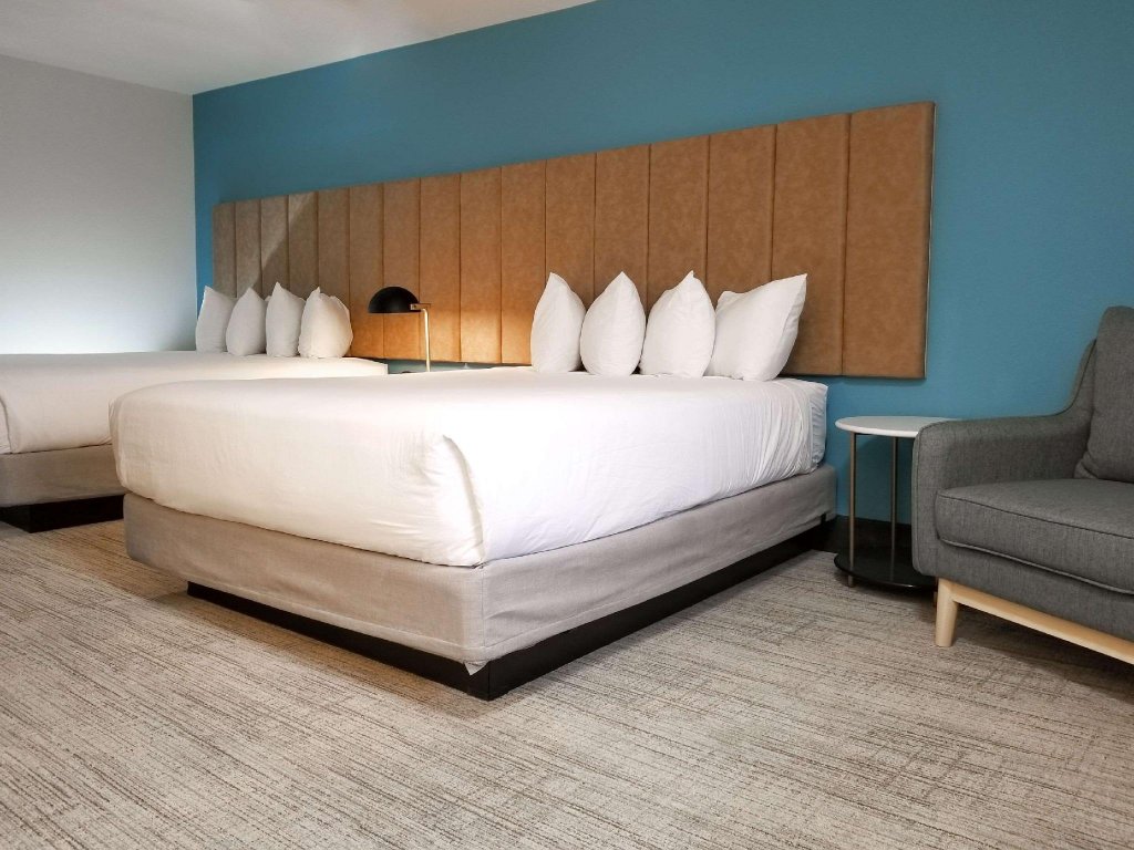 Фото Hotel Thea Tacoma, Ascend Hotel Collection