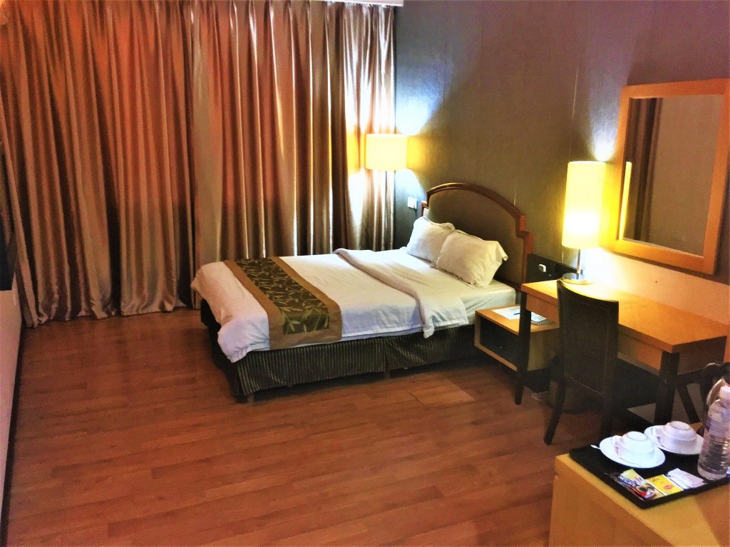 Фото отеля 2