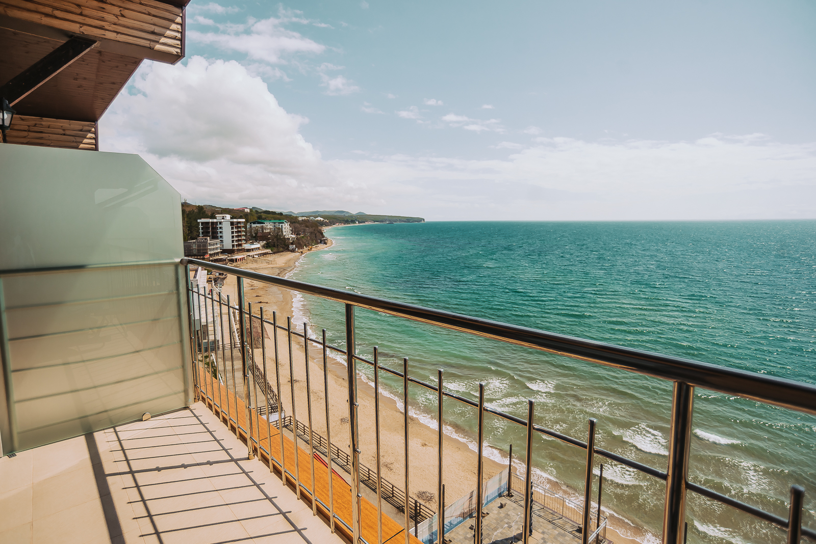 Фото Golden Hills