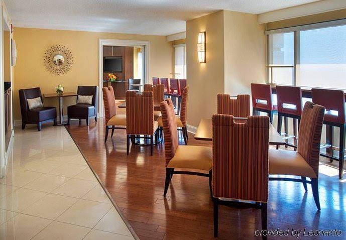 Фото Norfolk Waterside Marriott