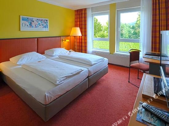 Фото Court Hotel