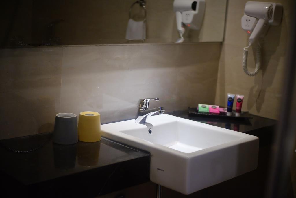 Фото Hotel Dafam Pacific Caesar Surabaya