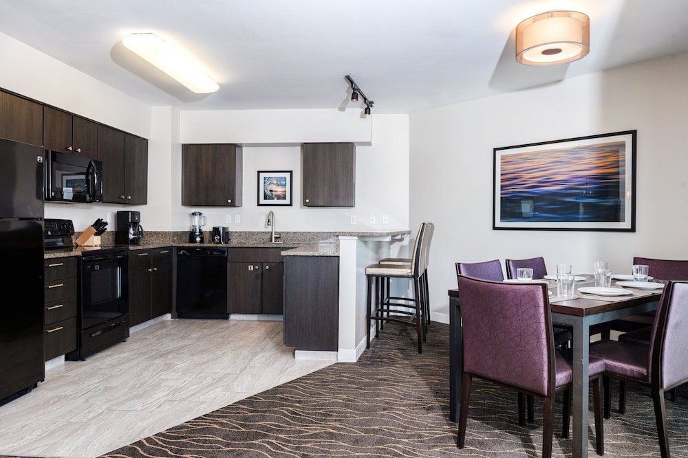 Фото Peacock Suites