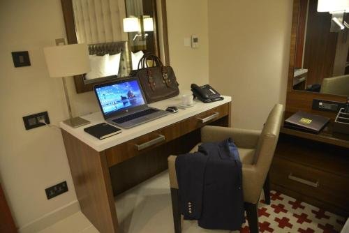 Фото The Envoy Hotel