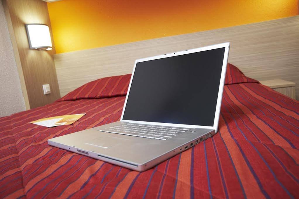 Фото Premiere Classe Geneve - Saint Genis Pouilly