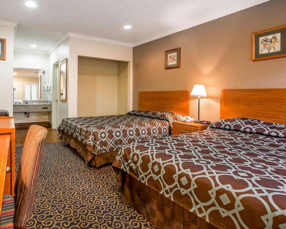 Фото Motel 6 Anaheim, Ca - Convention Center