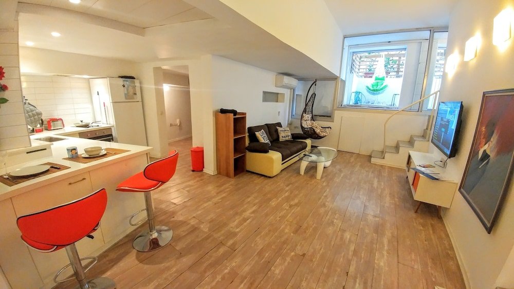 Фото Front of Beach next to RoyalBeach Hotel