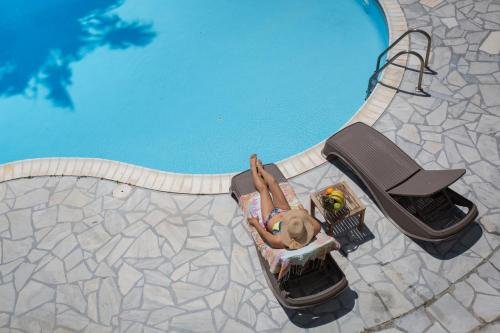 Фото Louiza Hotel