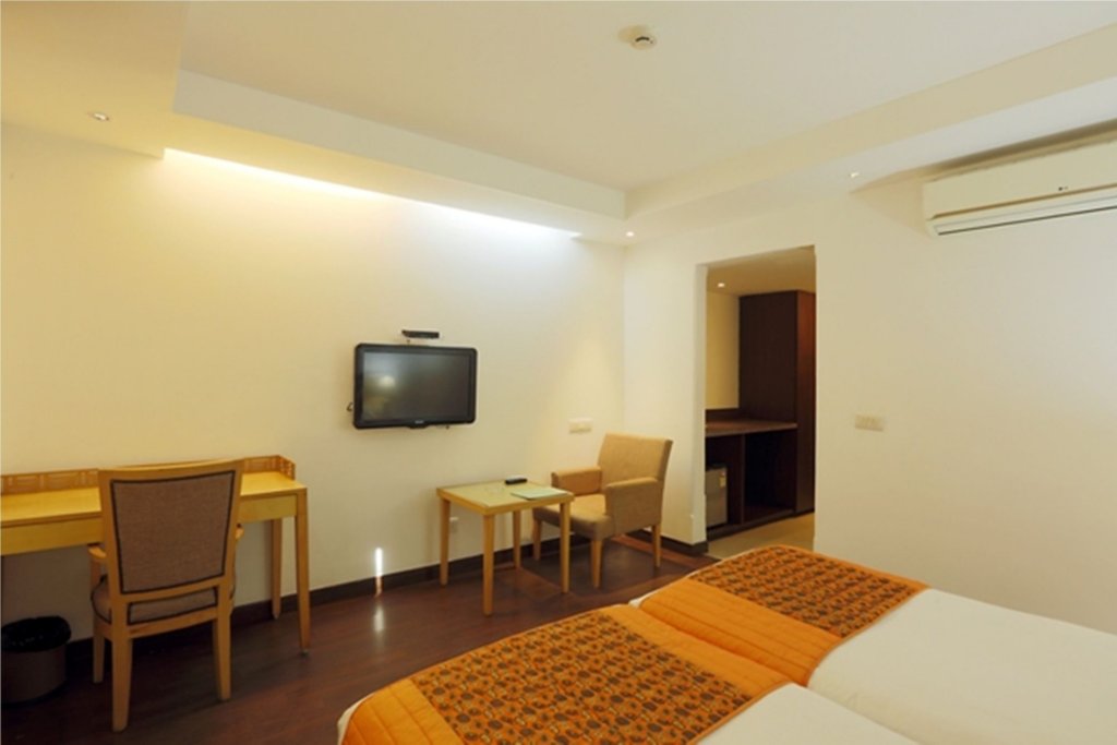 Фото Green Lotus Airport Hotel