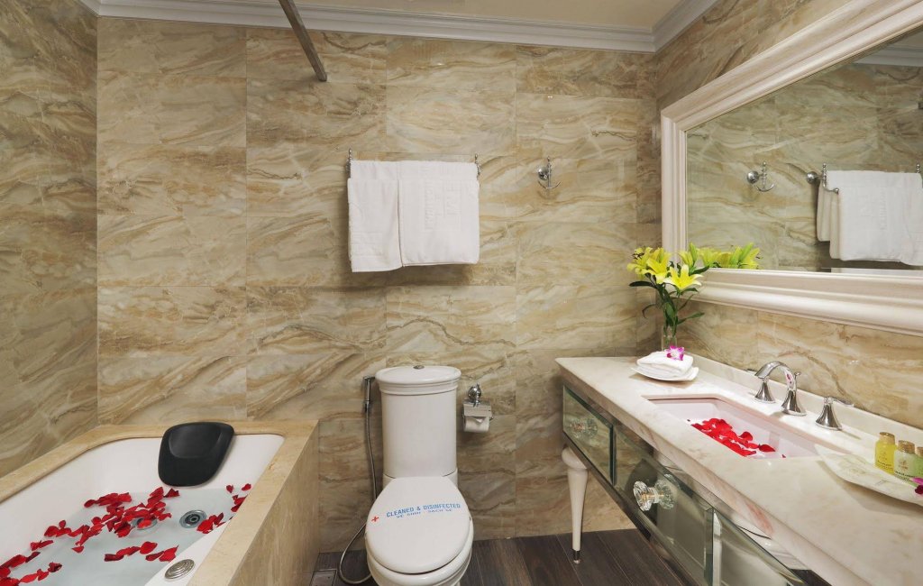 Фото A&em Saigon Hotel