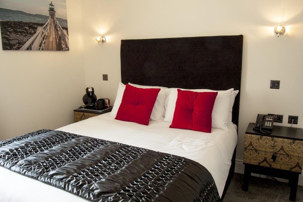 Фото отеля 2