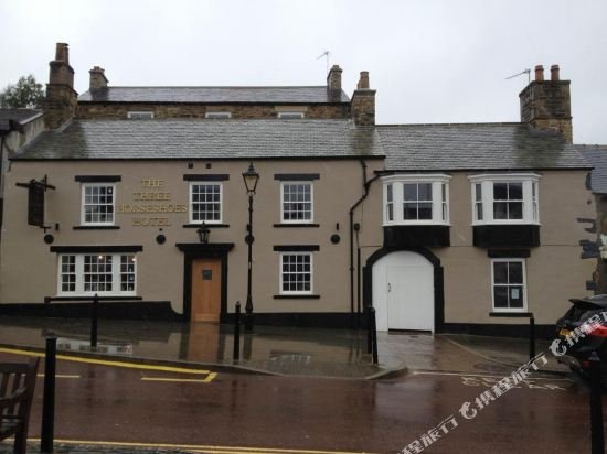Фото The Three Horseshoes Hotel