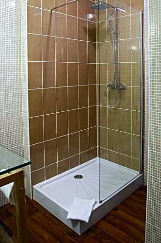 Фото Inter-Hotel De La Tour Maje