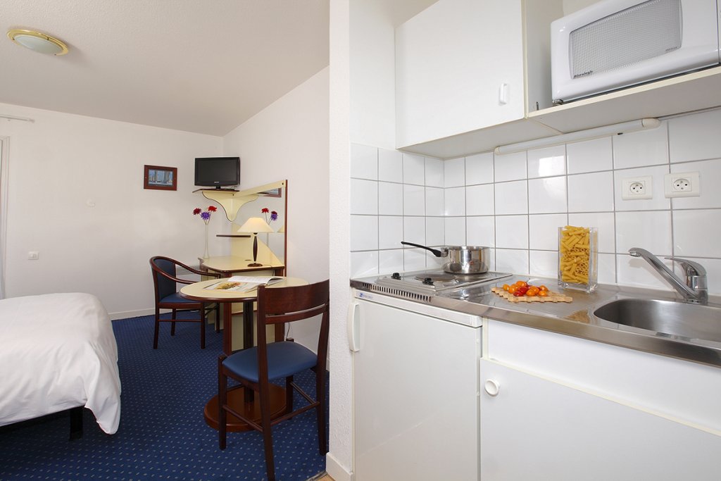 Фото Terres de France - Appart-Hotel - Brest