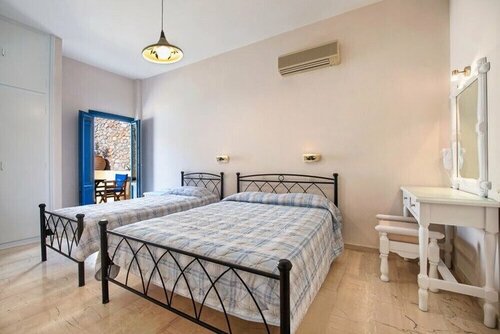Гостиница Athiri Santorini Family Friendly Hotel