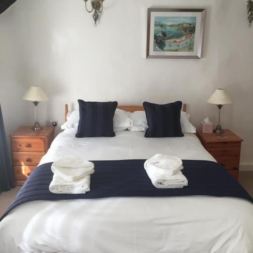 Фото The White Cottage B&b