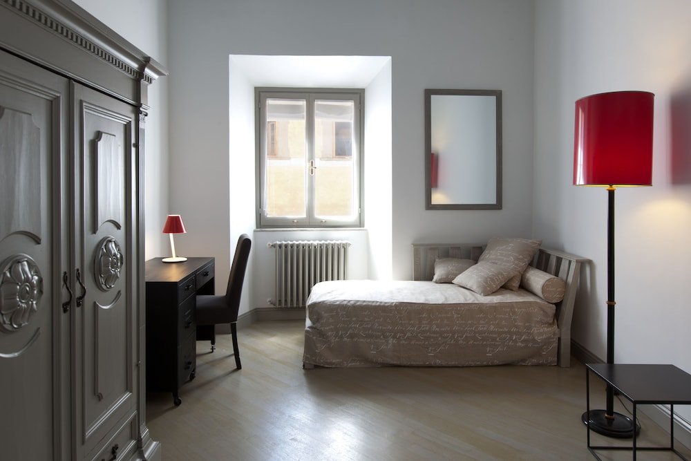 Фото Habitats Pantheon Apartments