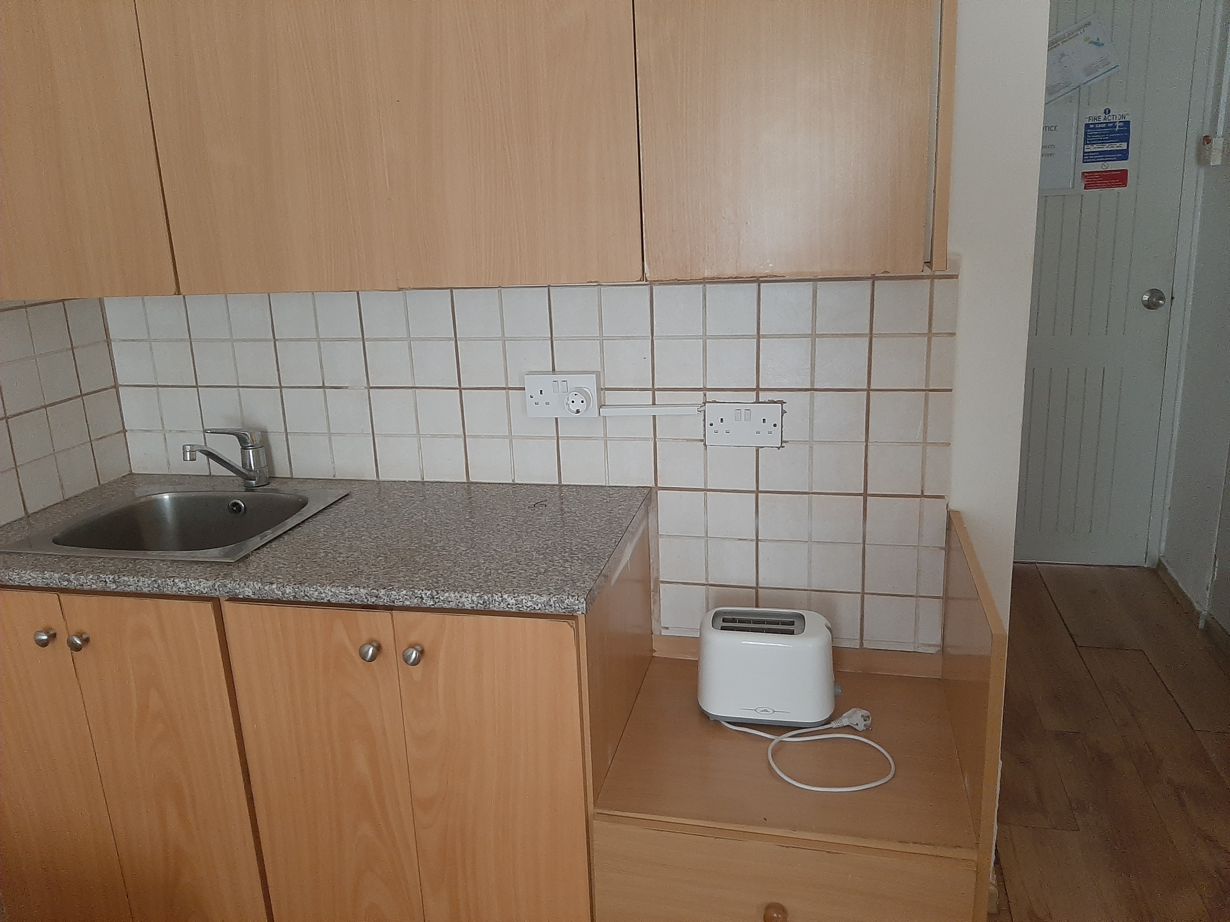 Фото Daphne Hotel Apartments