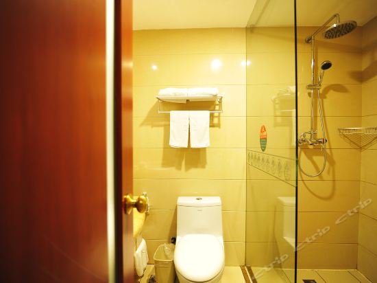 Фото GreenTree Guiyang Shifu Court Street Hotel