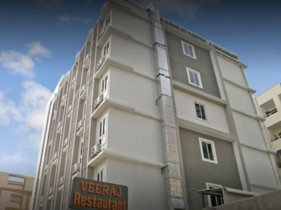 Фото Veeraj Suites