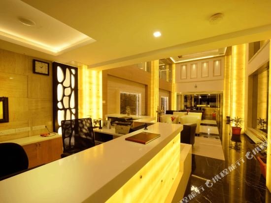 Фото Hotel Mahis Gateway
