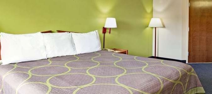 Фото Super 8 by Wyndham Louisville/Expo Center