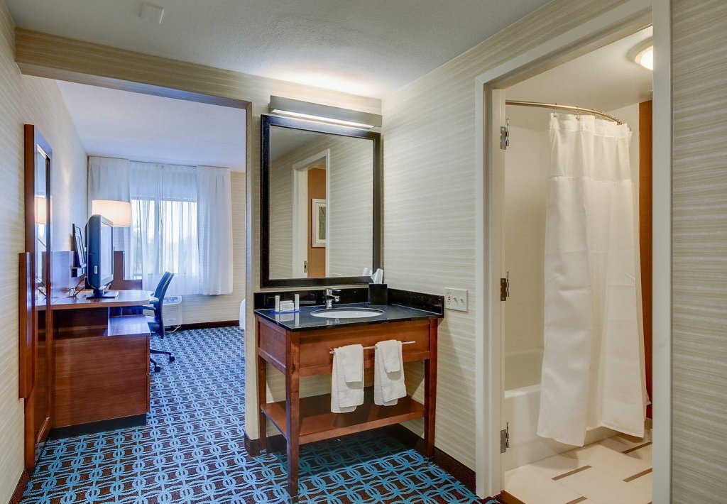 Фото Fairfield Inn by Marriott Boston Woburn-Burlington