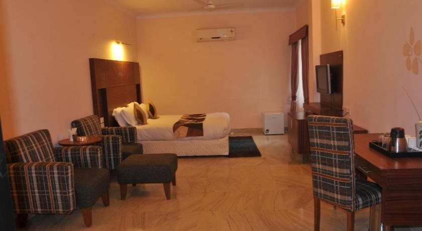 Фото Hotel Maharaja Residency