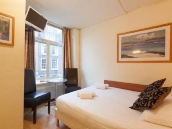 Фото The Townhouse Hotel