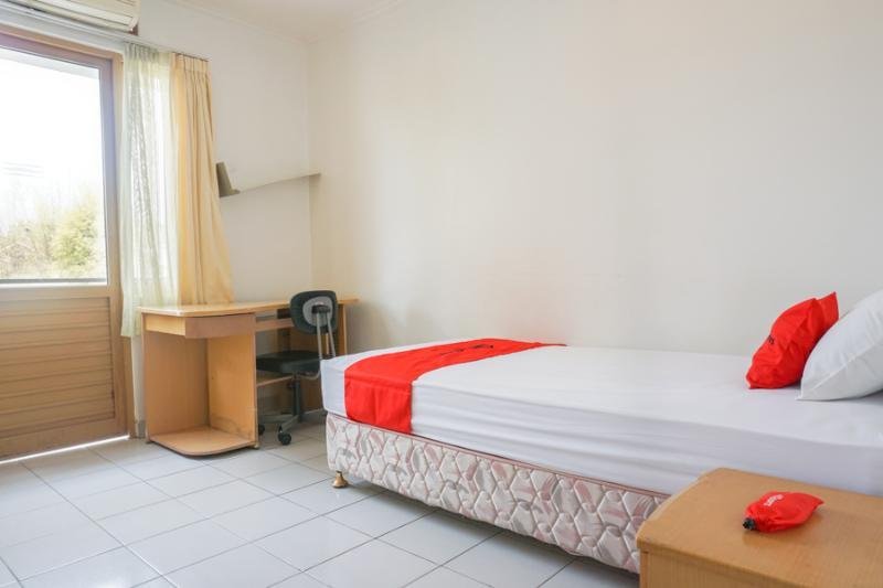Фото RedDoorz Premium near Paris Van Java Mall