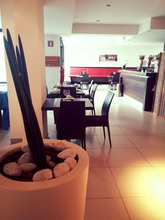 Фото Garden Hotel