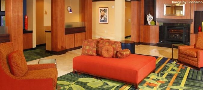 Фото Courtyard Madison East