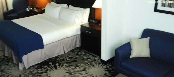 Фото Holiday Inn Express & Suites Greenfield, an Ihg Hotel