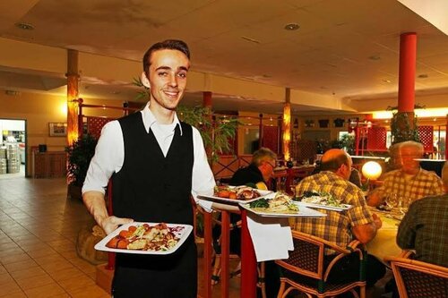 Гостиница Sporthotel Neuruppin - Apartmenthaus mit Ferienwohnungen в Нойруппине