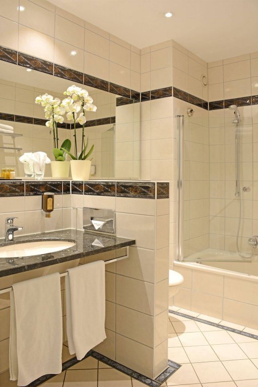 Фото Hotel Garni Kaiserstuhl