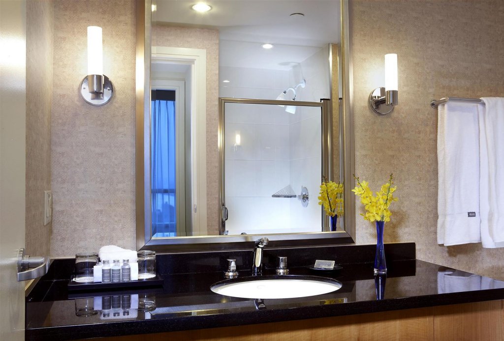 Фото Hilton Vancouver Downtown